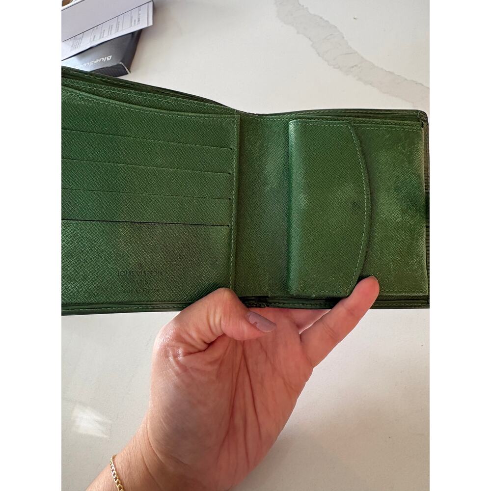 Louis Vuitton Green Epi Leather Bi-fold Snap Wallet - Picture 4 of 8